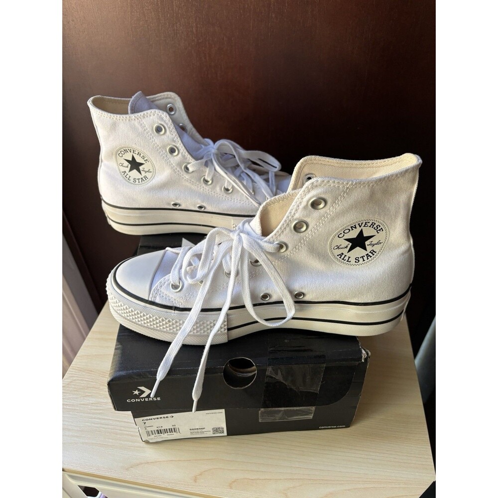 New Women’s Converse Chuck Taylor All Star Platform High White Size 7 Retail $75